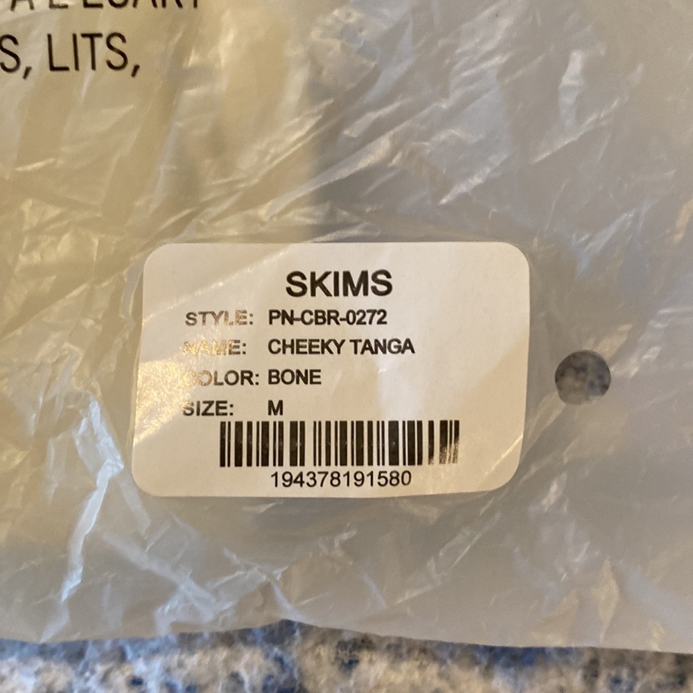 Skims - Picture 3 of 5